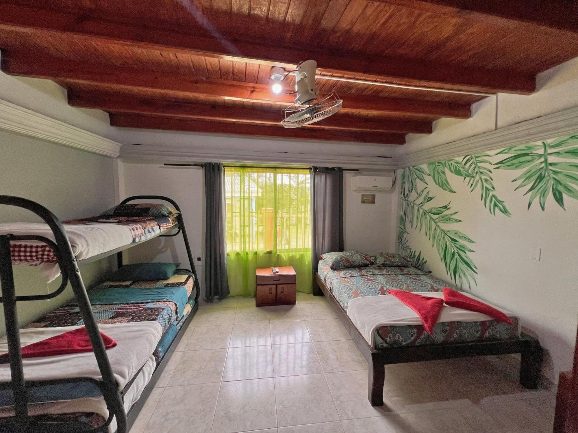 Hostal Mom Mariela San Andrés Esterno foto